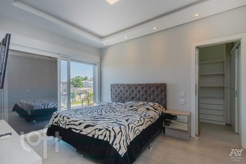 Image 30 - 252165